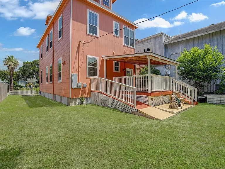 3519 Broadway St — Photo 17