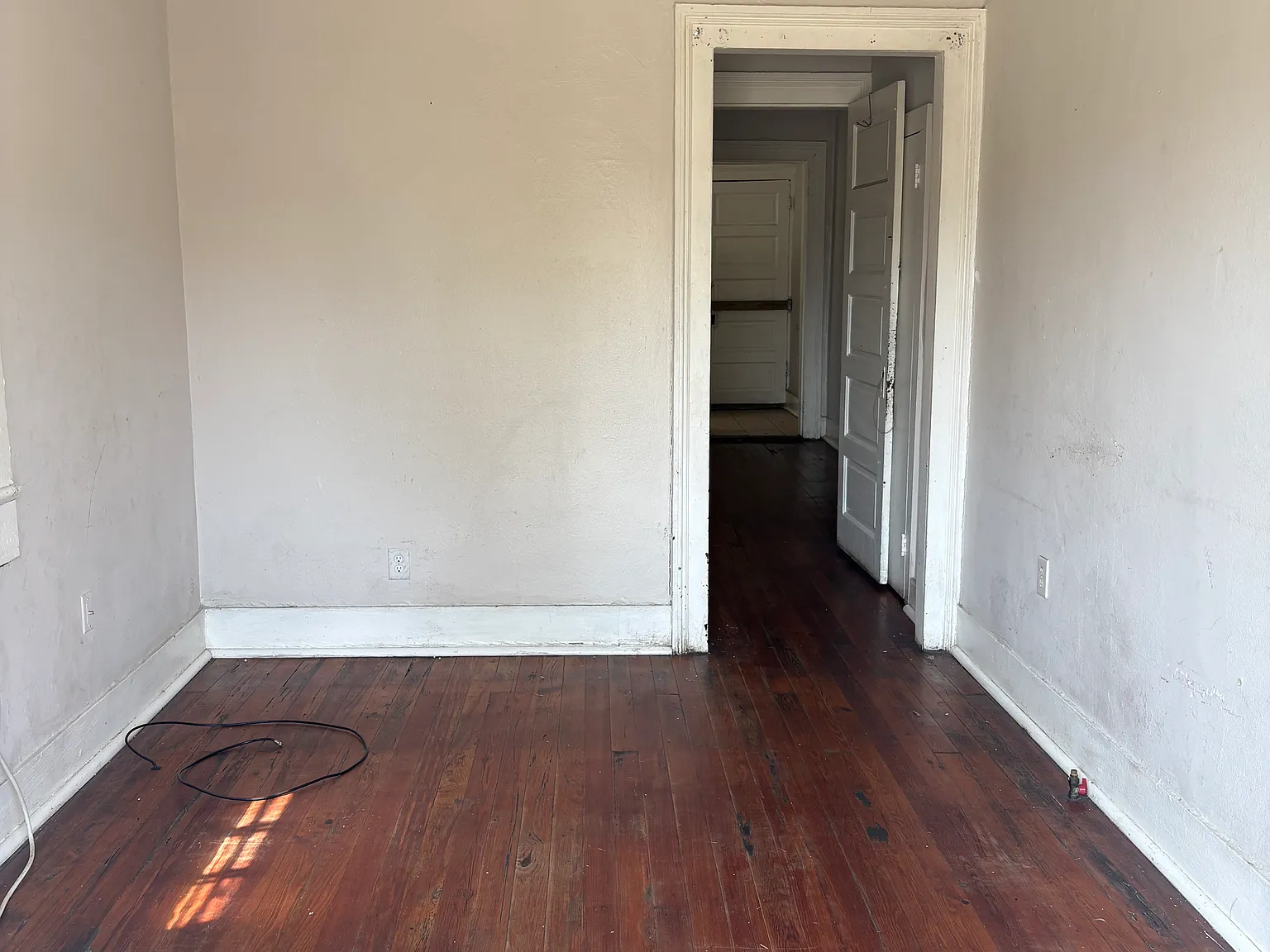 1 bed, 800 sqft, $1,000 — Photo 2