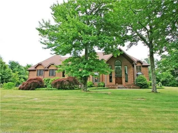 4 Laurel Crst, Burlington, CT 06013