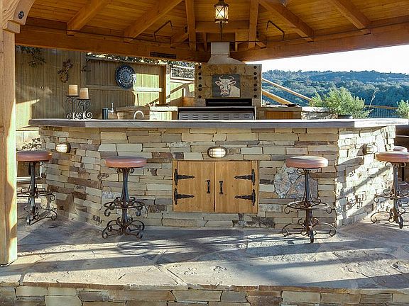 Outdoor Wet bar