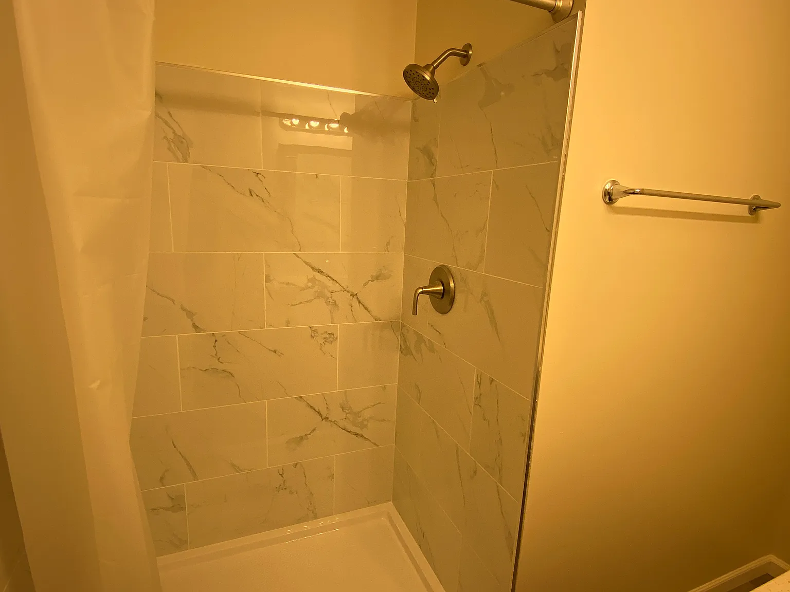 3 bed, 1064 sqft, $2,500 — Photo 3