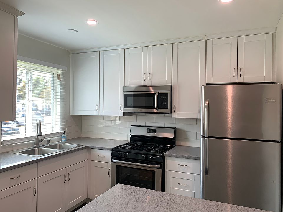 1st image of 13951 Bessemer St #1