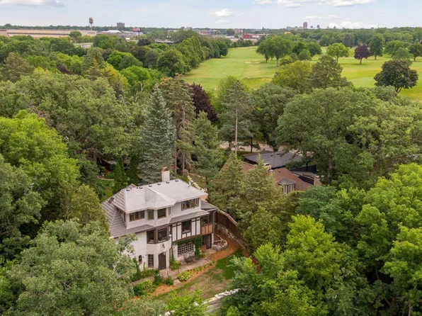 387 Pelham Blvd, Saint Paul, MN 55104
