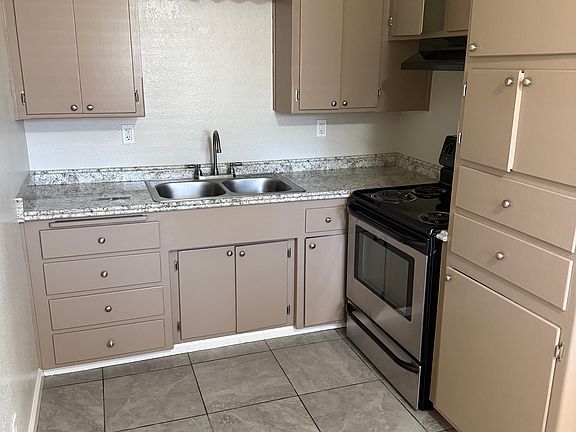 2nd image of 2285-2291 Elm St #2