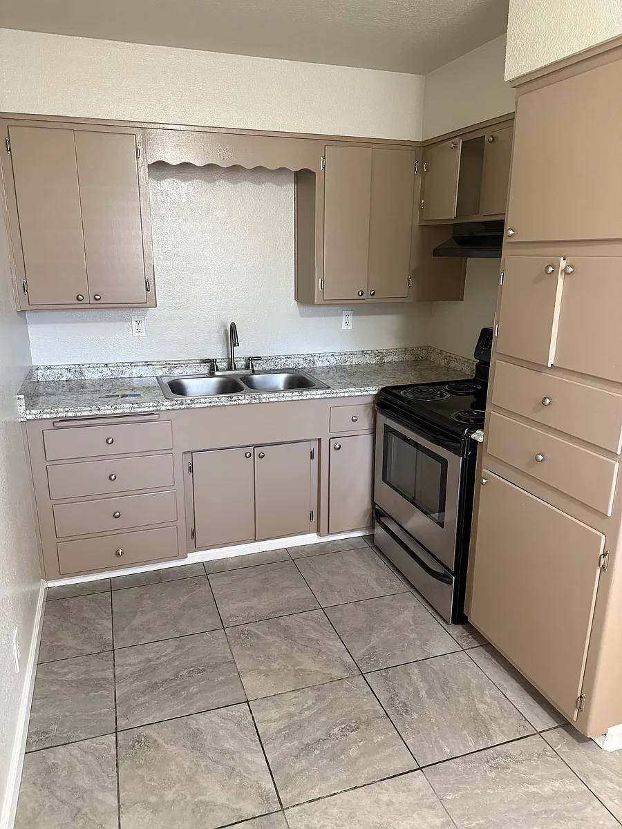 Building Photo - 2285-2291 Elm St #2