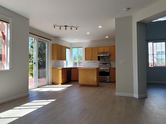 5th image of 1231 243rd Pl SE