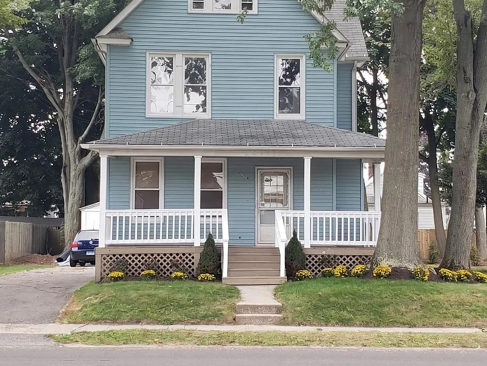 338 Naugatuck Ave