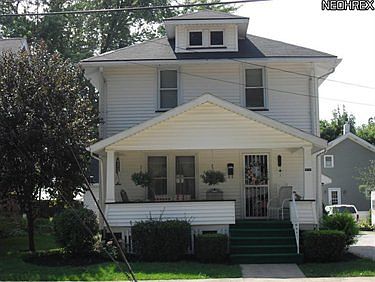 1st image of 915 Seneca St NE