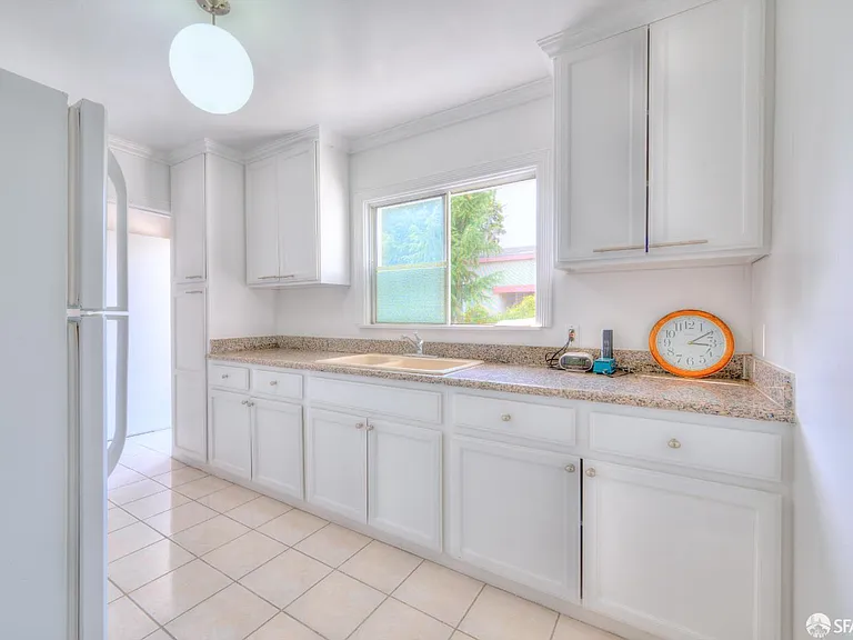 6029 Macarthur Blvd — Photo 8