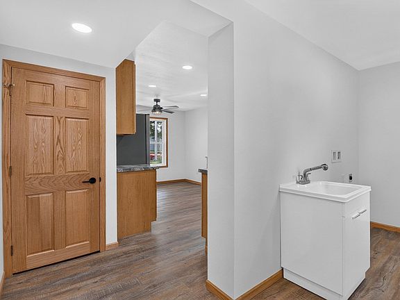 5th image of 637 Lewellen St