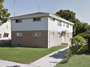 5050 N 19th St #4, Milwaukee, WI 53209