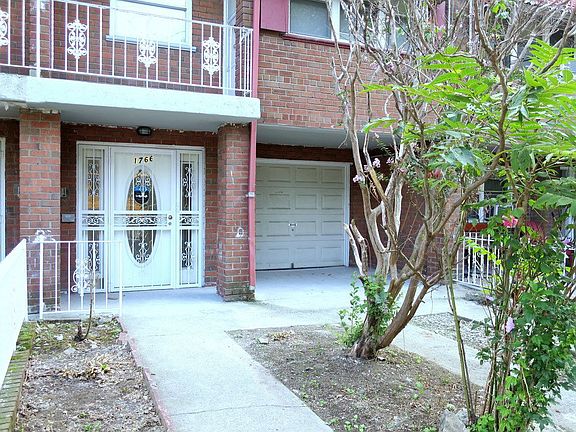 3rd image of 1766 Lacombe Ave