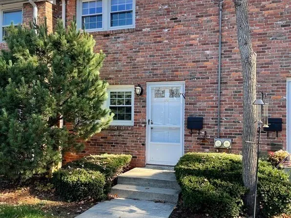 20 Regency Dr Unit 20, Holliston, MA 01746