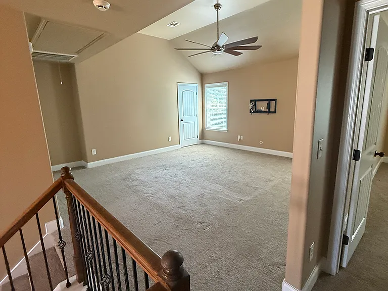1020 Barrett Dr — Photo 7