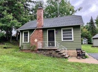 533 Valley Rd, Twin Lakes, WI 53181