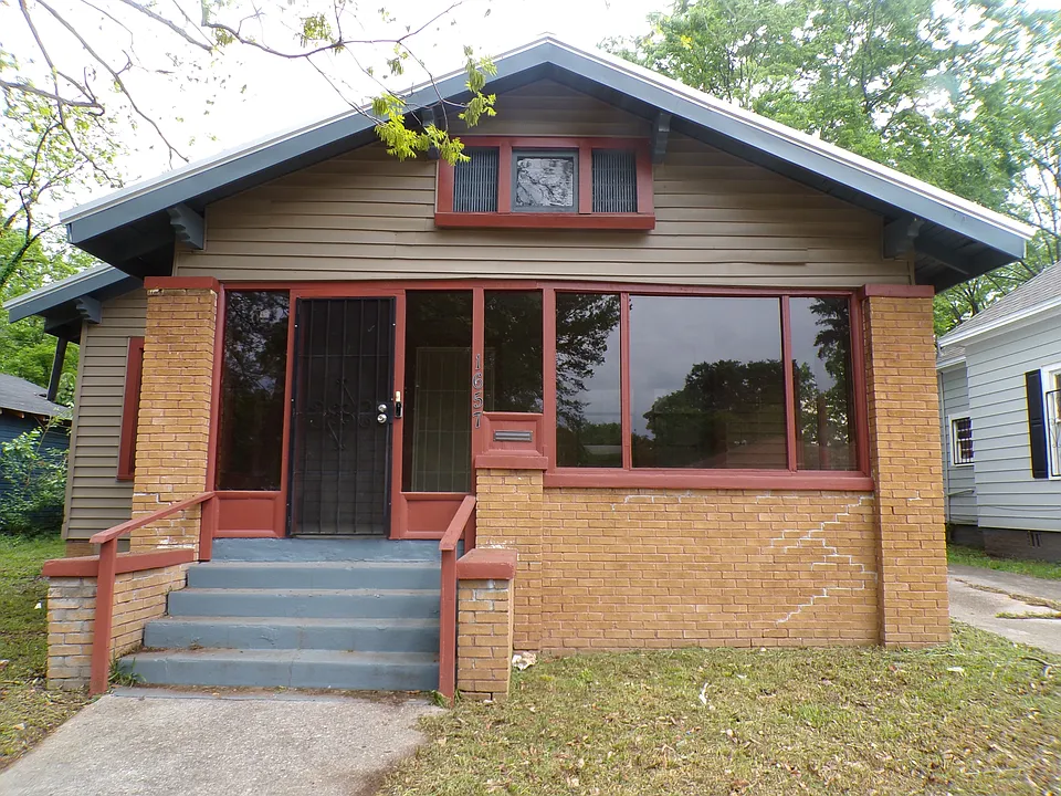 1657 Lee Ave SW