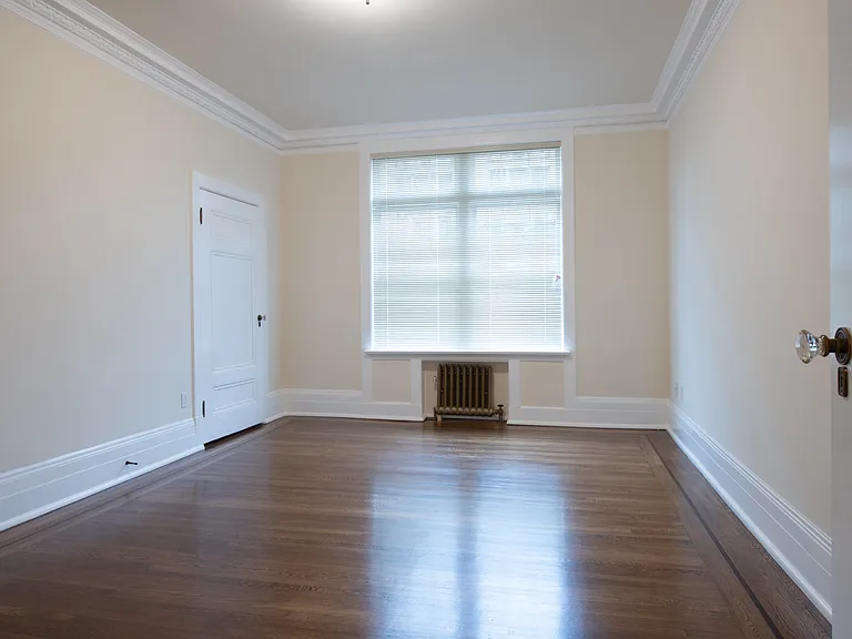 Warrington Apartments — Photo 15