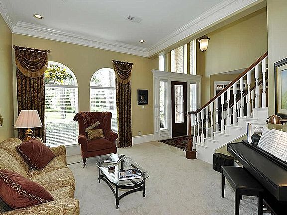 Comfortable, bright, convenient & relaxed formal living area for visiting when you want just a small amount of a formal feel with friends or family!