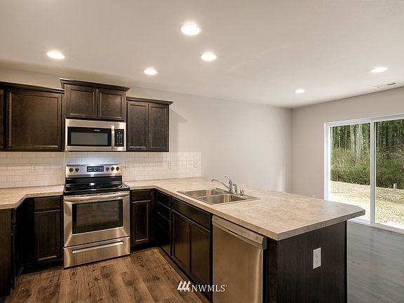 4th image of 6919 Sweetgum Avenue NE #372