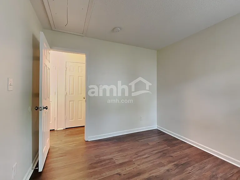 4705 Silverdene St — Photo 17