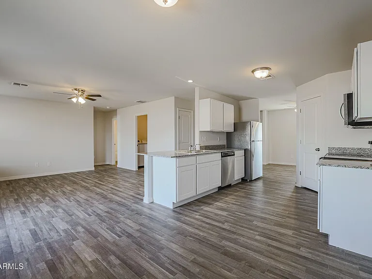 110 E Impala Pl — Photo 13