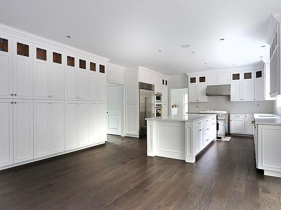 5th image of 25 Hedgerow Ln