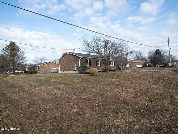 3rd image of 111 Dogwood Ct #Mou