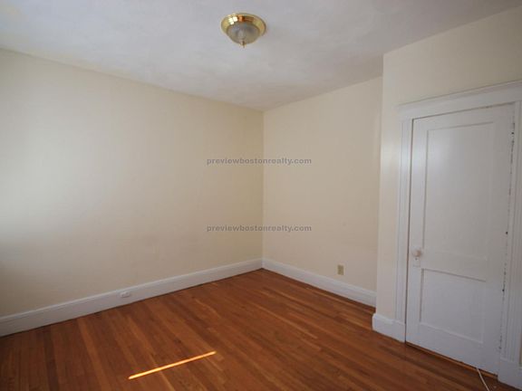3rd image of 1713 Commonwealth Ave #L12