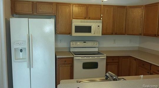3rd image of 42818 Patty Ln #84