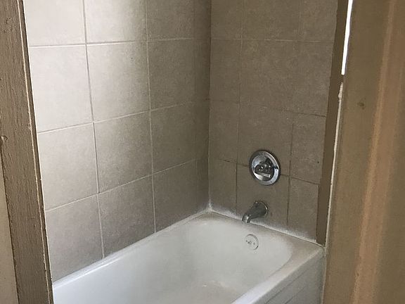 3rd image of 7214 Virginia Ave