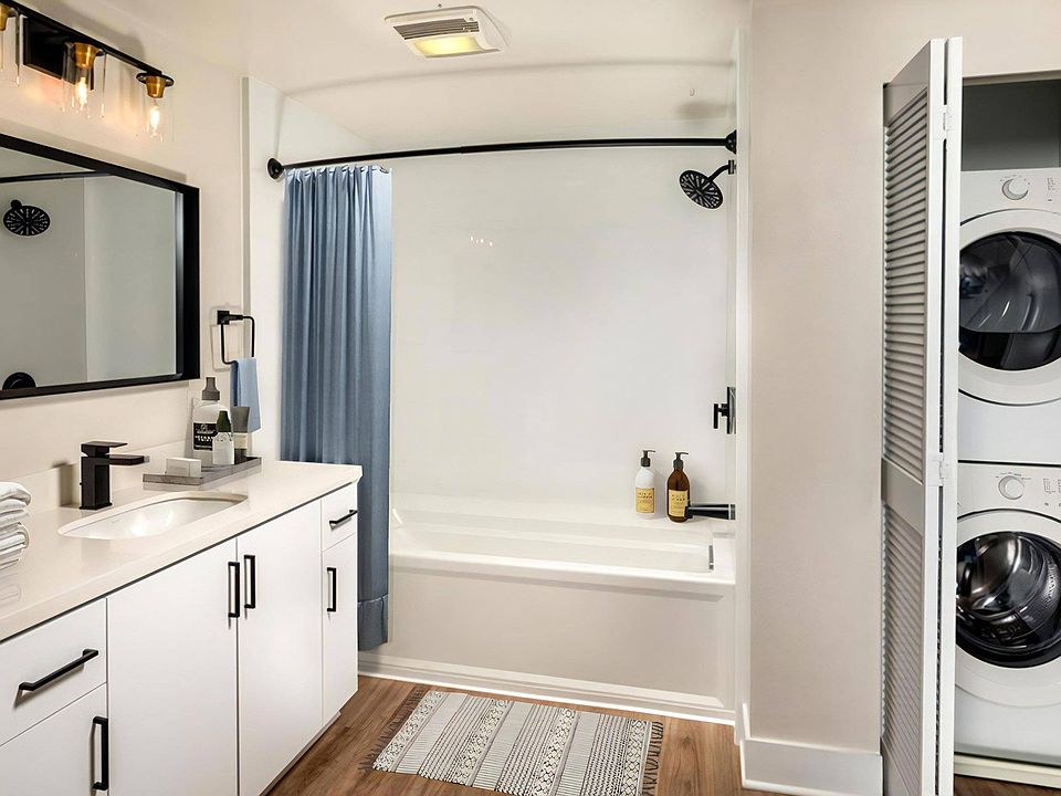 Modern Bathrooms with Full Size W.D