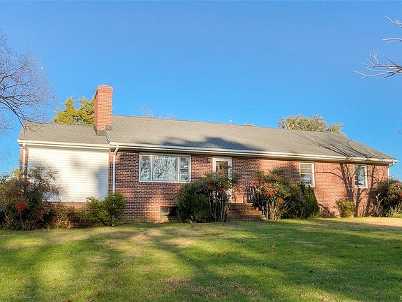 2nd image of 13130 Cedar Ln