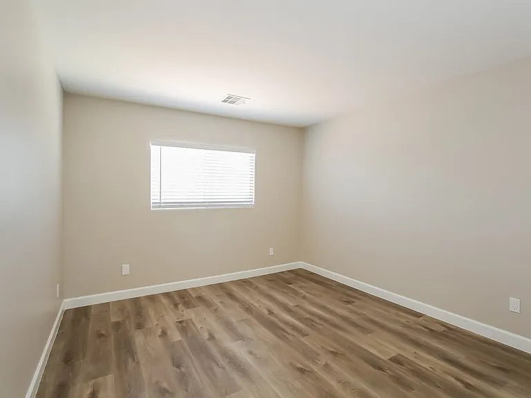 326 Hopedale Ave — Photo 14