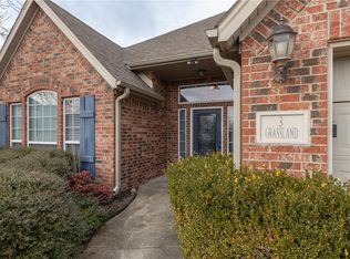 3 NE Grassland Ct, Bentonville, AR 72712