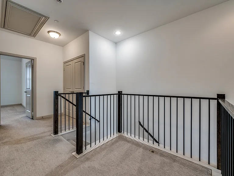 7424 Mitchell Dr — Photo 11