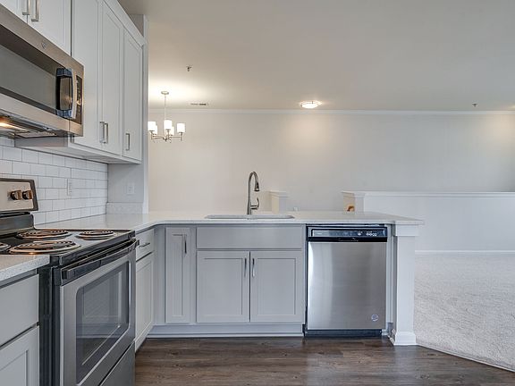 4th image of 3500 Carriage House Way #1206