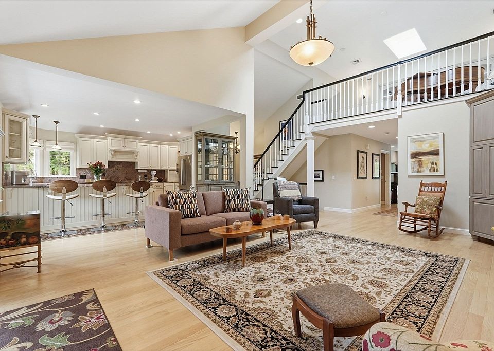 1st image of 118 Pine Grove Dr #118