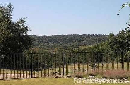 Hill Country Canyon & Golf Course Views : One of the most private and flat lots in Twin Creeks. Back