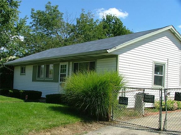 3rd image of 1360 Azalea Dr
