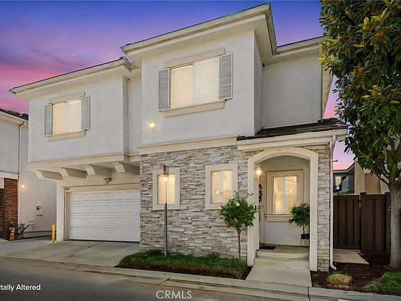 2nd image of 15807 Crest Ln