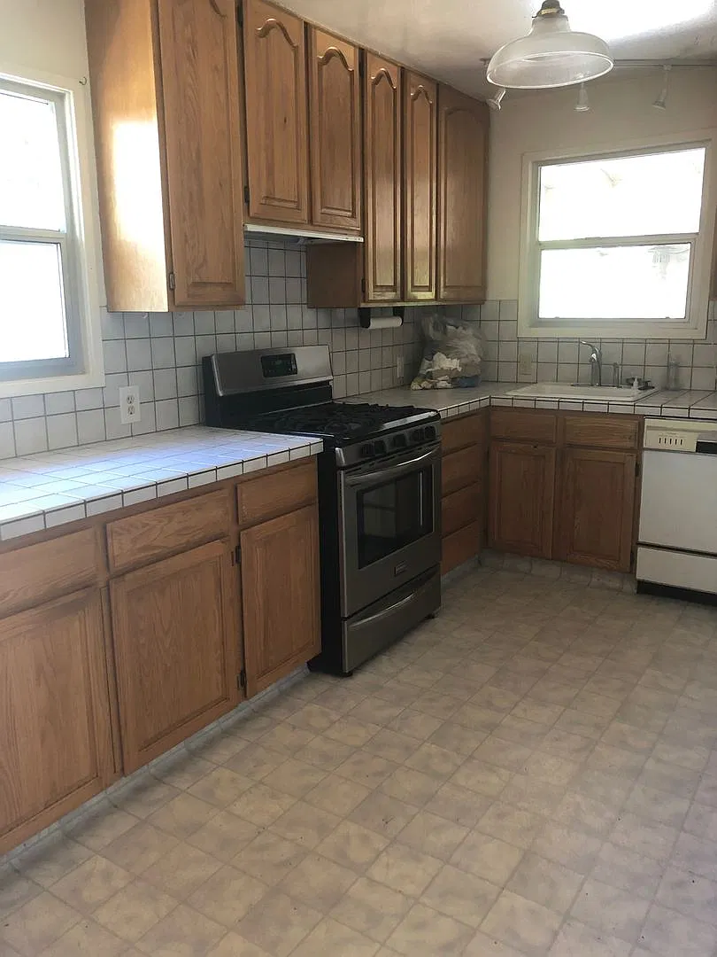 Quiet 3 bedroom 2 bath SRJC Neighborhood !! — Photo 3