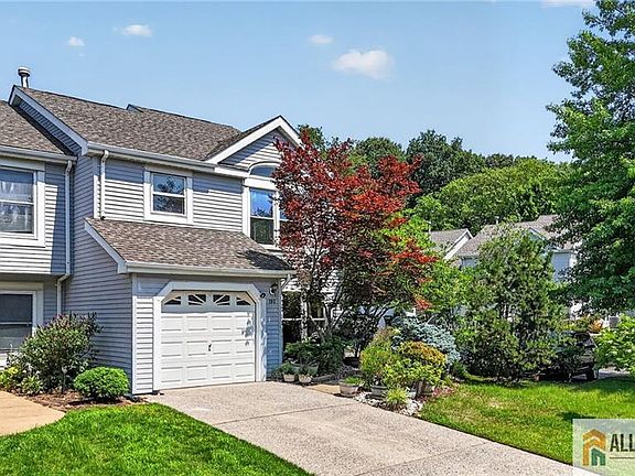 2nd image of 192 Stults Ln