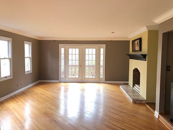 3rd image of 1129 Kinsie Ct