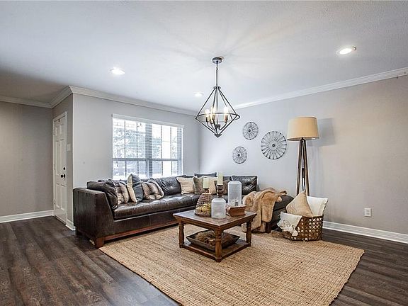 3rd image of 5701 Roberts Dr