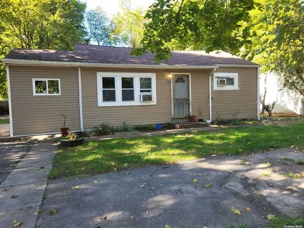 652 Doane Avenue, Bellport, NY 11713
