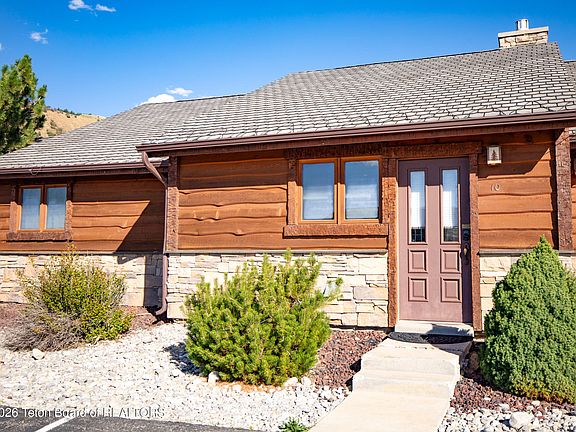 2nd image of 312 Golf Course Ln #10