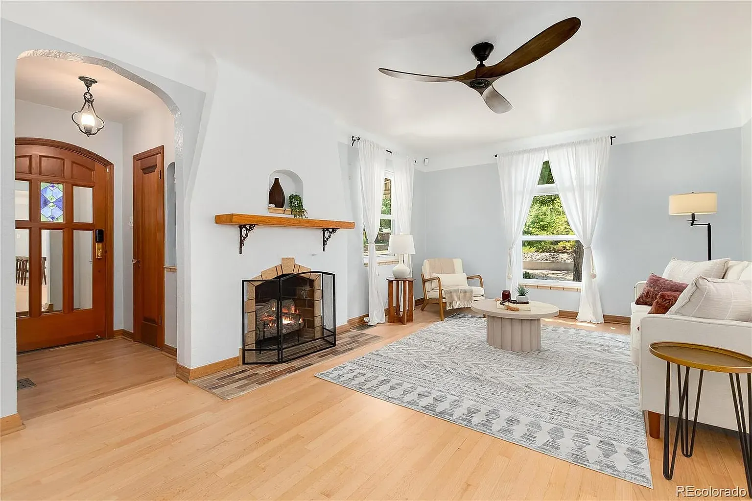 5 bed, 2368 sqft, $3,500 — Photo 4