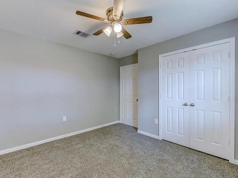 5824 Glen Lee Dr — Photo 12