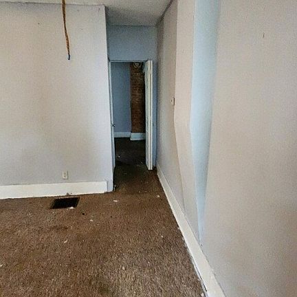 3rd image of 123 Rainbow St