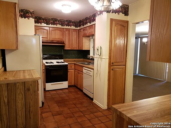 4th image of 3130 Darby Blvd